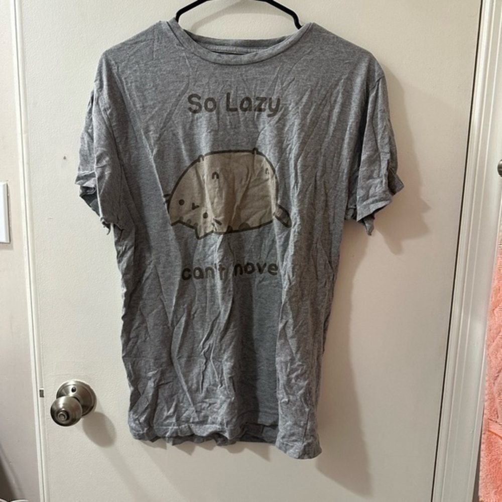Vintage Pusheeen Men Medium So Lazy Can’t Move Tshirt
Condition 8/10 no flaws